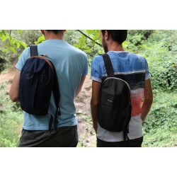  10 ლიტრიანი მუქი ლურჯი ზურგჩანთა